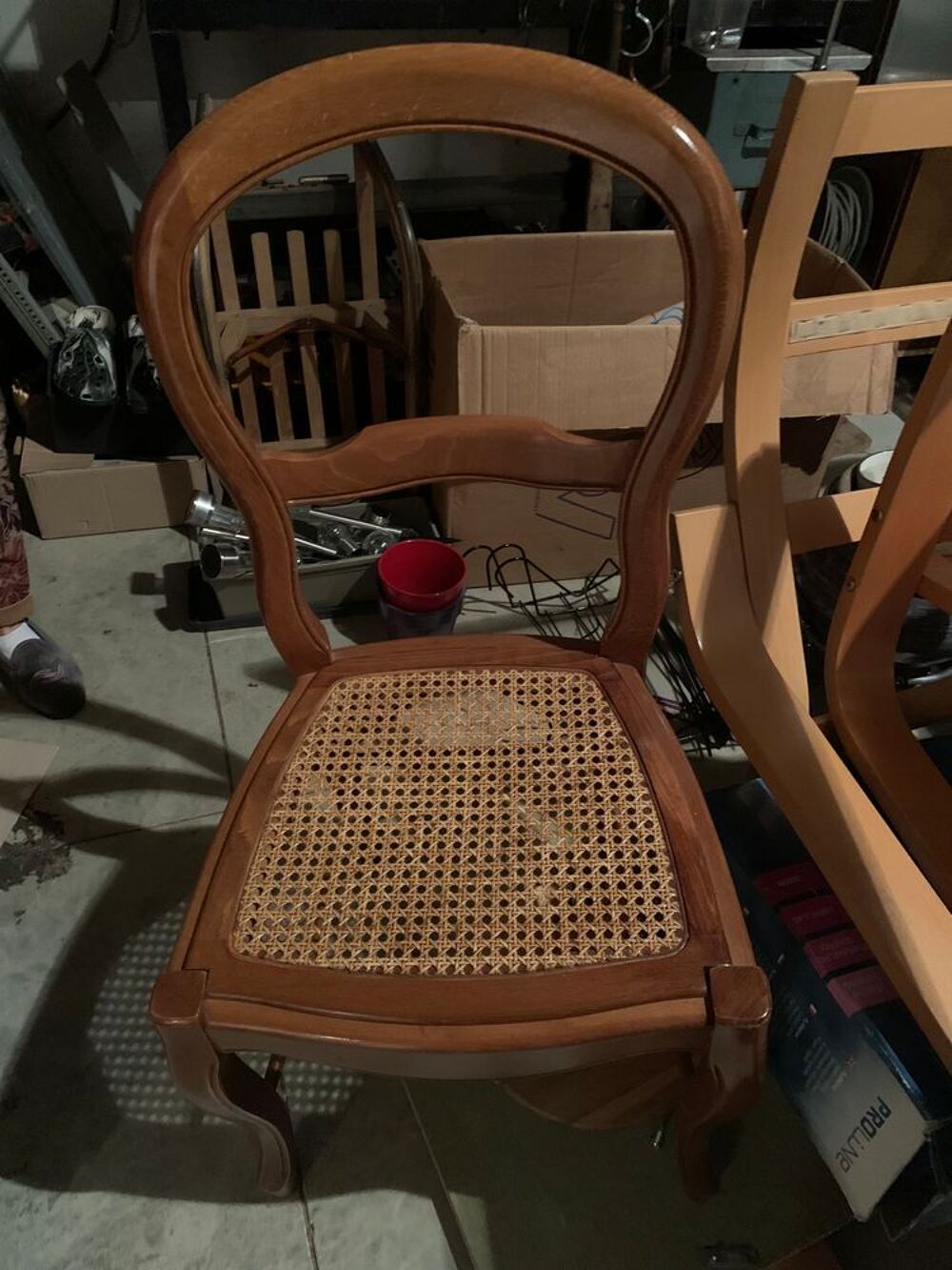 chaises et fauteuil assise cann&eacute;e Meubles