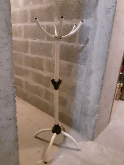 PORTE MENTEAUX - PORTE VETEMENTS Marignier (74)