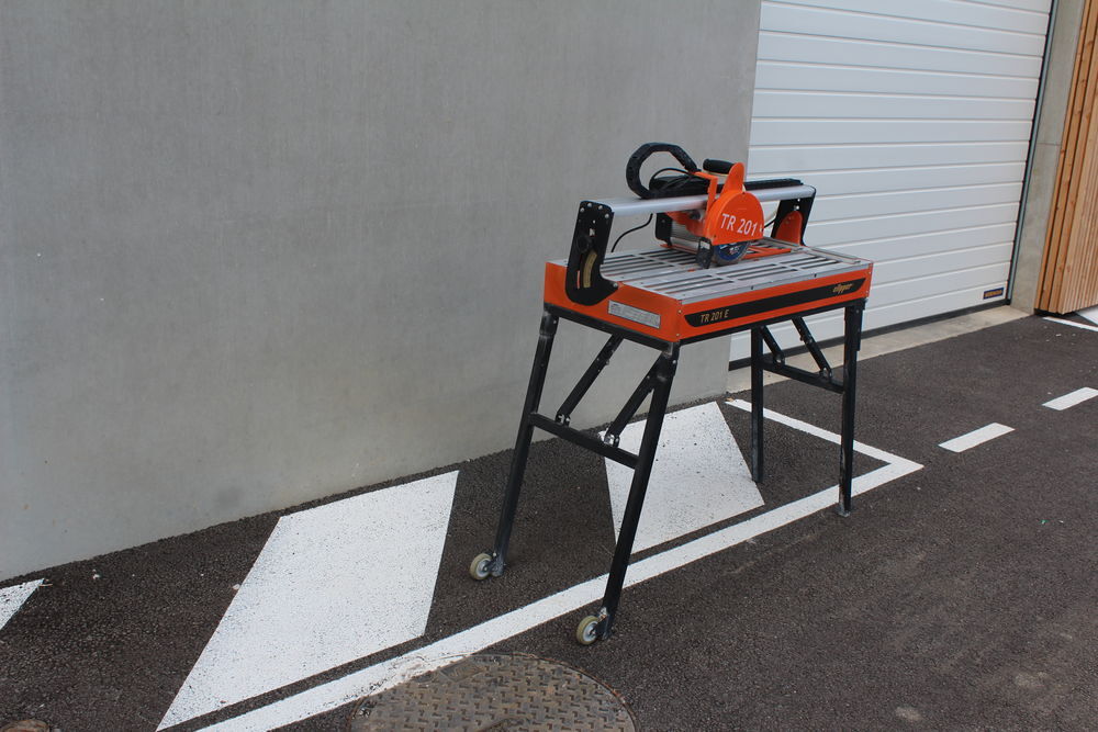 Carrelette &eacute;lectrique Clipper TR 201 E professionnelle Bricolage