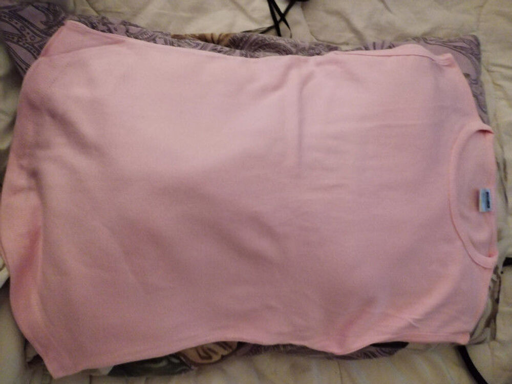D&eacute;bardeur rose fonc&eacute;e +rose pale
Taille petit Vêtements