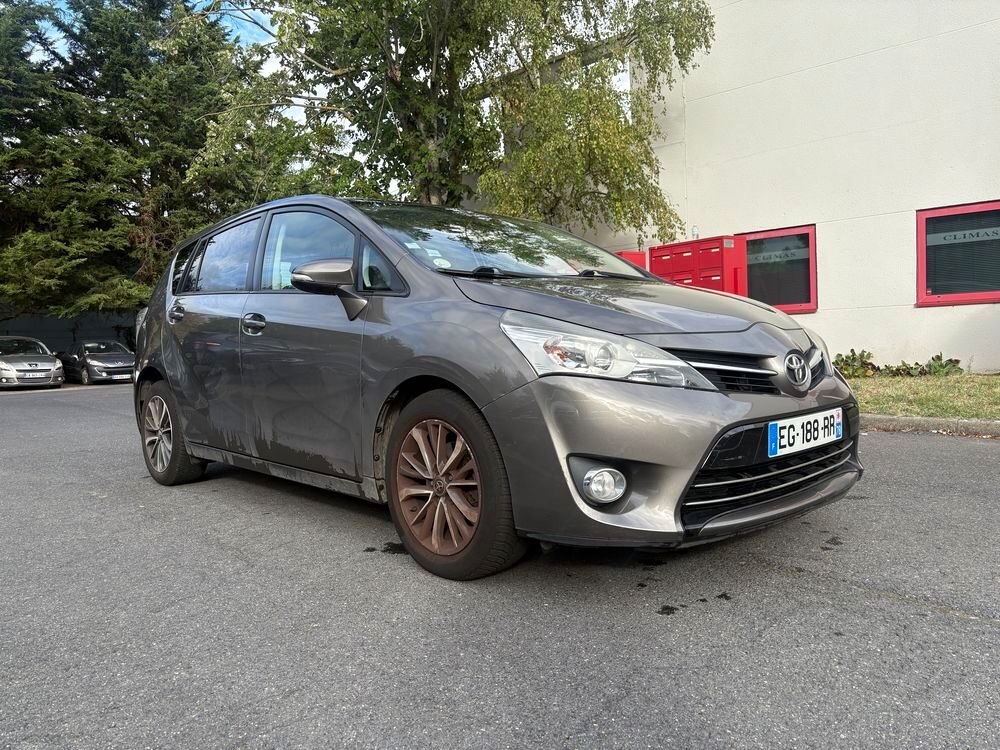 Verso TOYOTA VERSO (2) 112 D-4D FAP ACTIVE 2016 occasion 95610 &Eacute;ragny