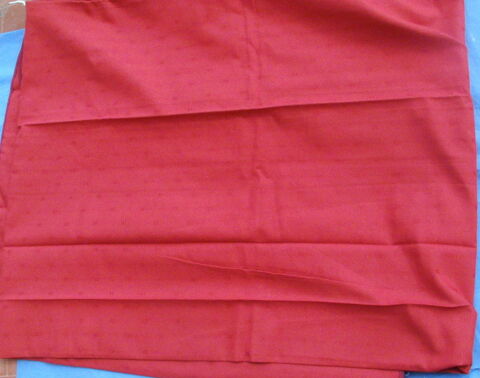 Nappe et 8 serviettes couleur bordeaux 138 x 227 cm 20 Montauban (82)