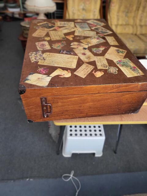 Ancienne valise en bois  20 Salon-de-Provence (13)