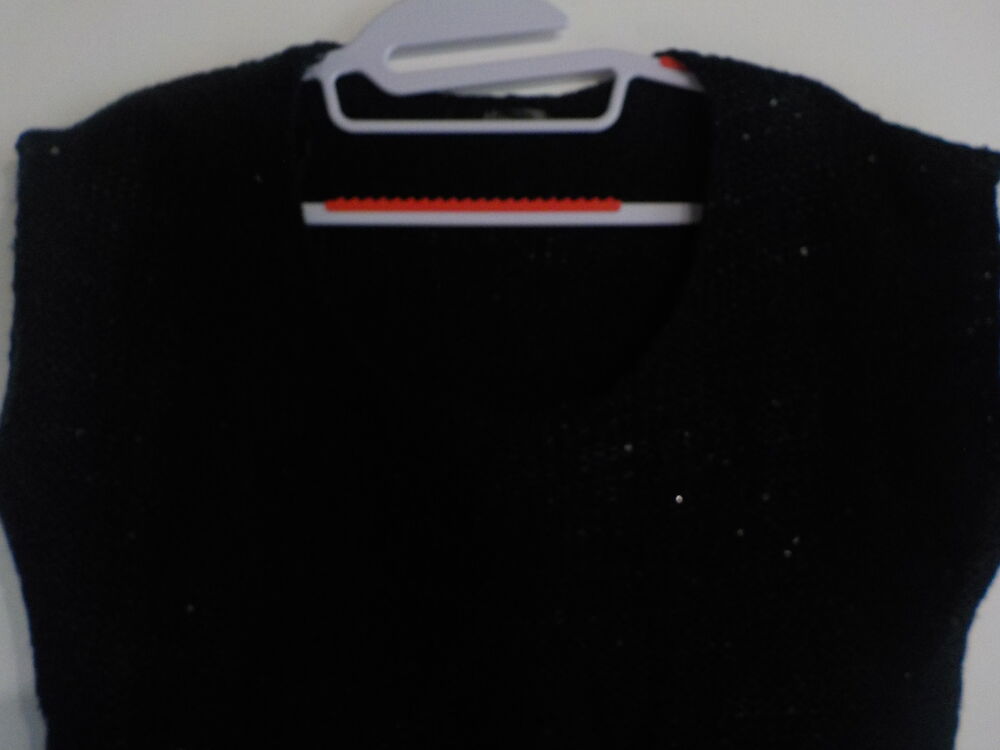 PULL NOIR MIM SANS MANCHES ENCOLURE CARREE TAILLE XS Vêtements