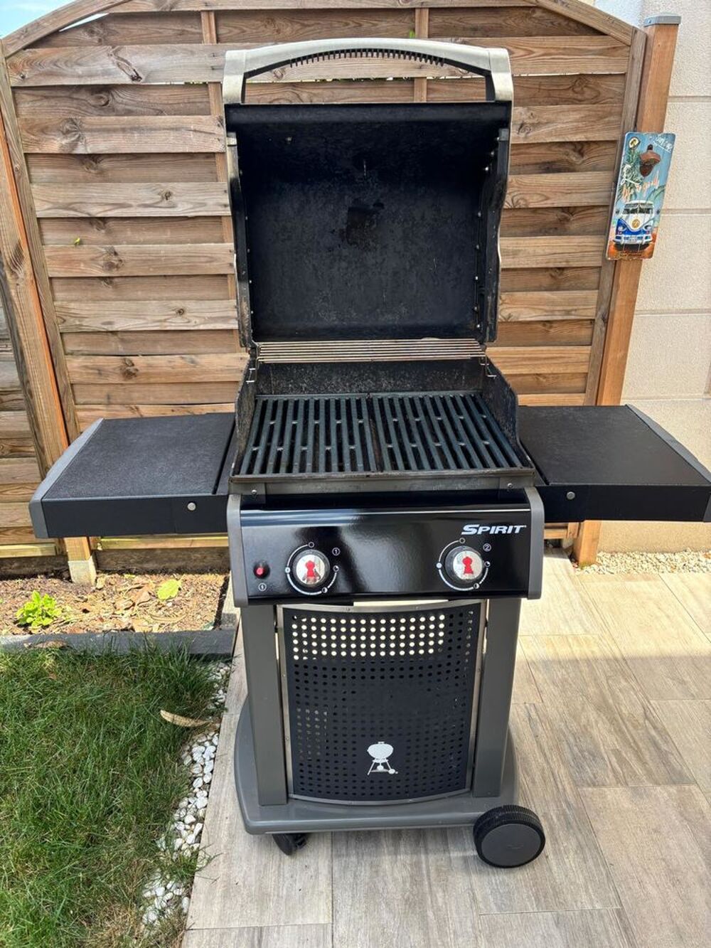 barbecue &agrave; gaz Weber . Jardin