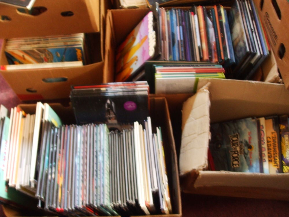 collection de 3000 bd vari&eacute;es prix en direct au t&eacute;l 
Livres et BD