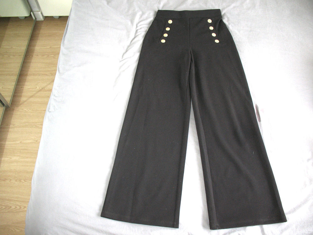 Pantalon H&amp;M taille XS
Vêtements