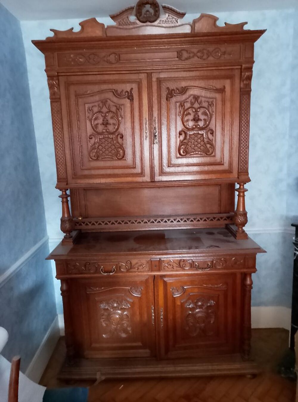 BUFFET ET CHAISES HENRY II Meubles