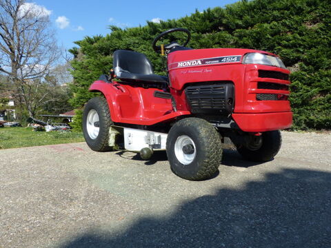 A  vendre tracteur tondeuse  honda 4514 H 1900 Marmande (47)