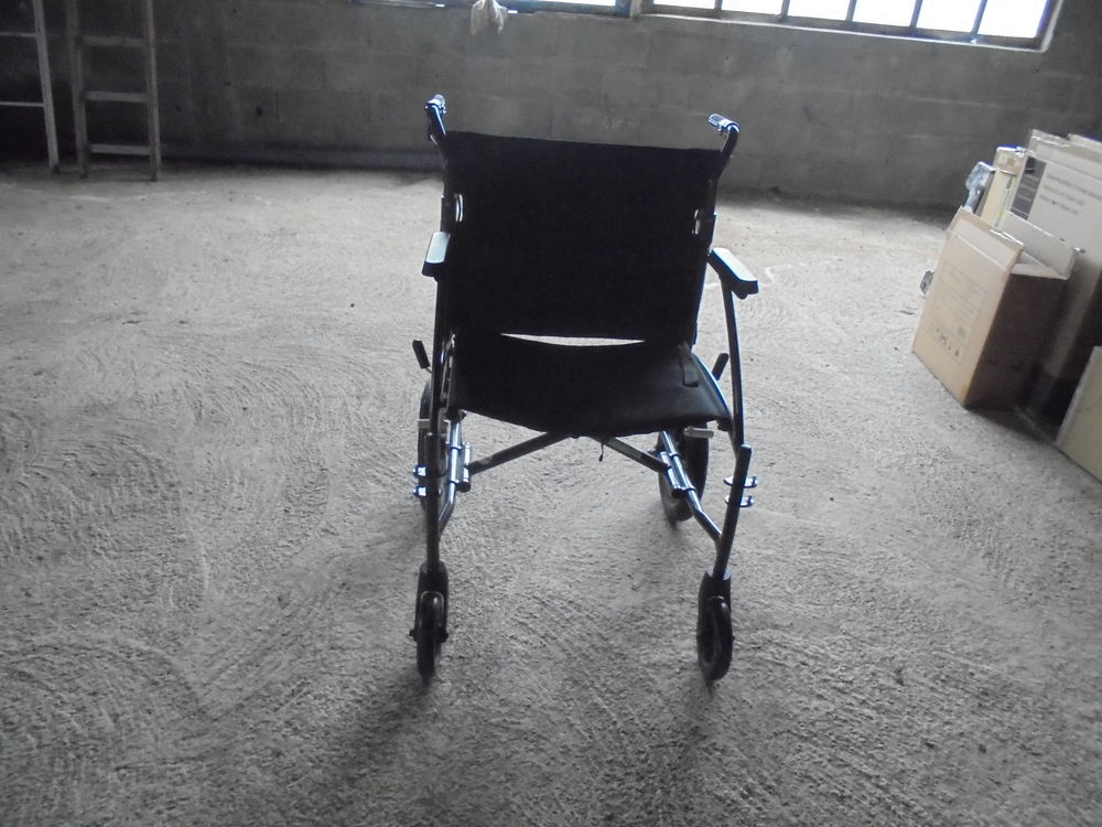 fauteuil roulant Meubles