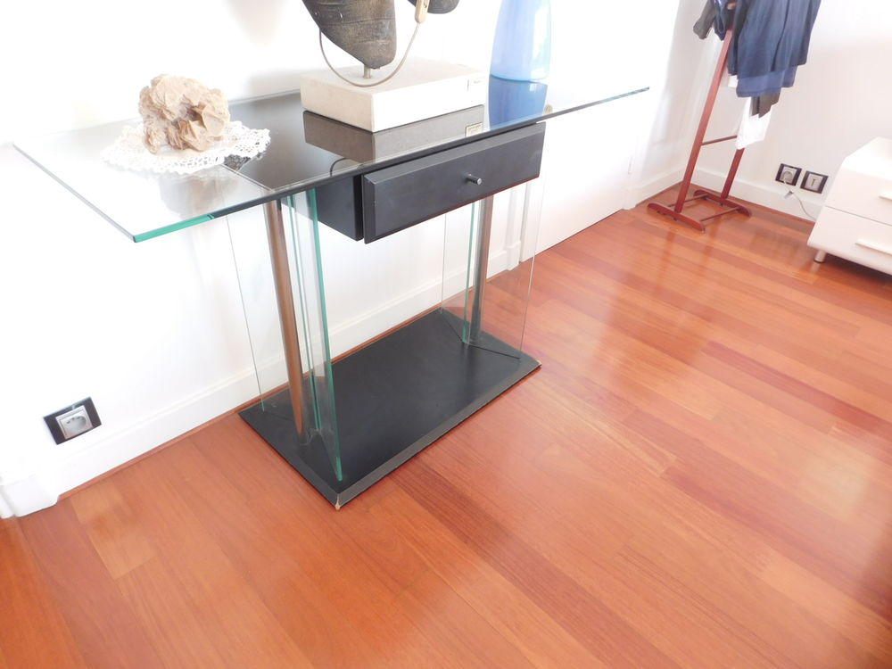 Console moderne en verre et m&eacute;tal Meubles