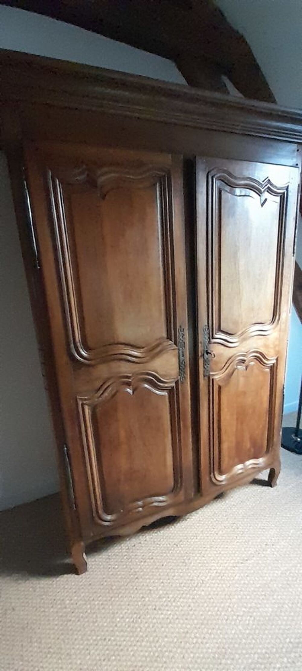 ARMOIRE CHENE CHEVILLEE Meubles