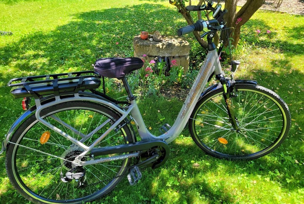 v&eacute;lo &eacute;lectrique Intersport marque Nakamura mod&egrave;le E.Power Vélos