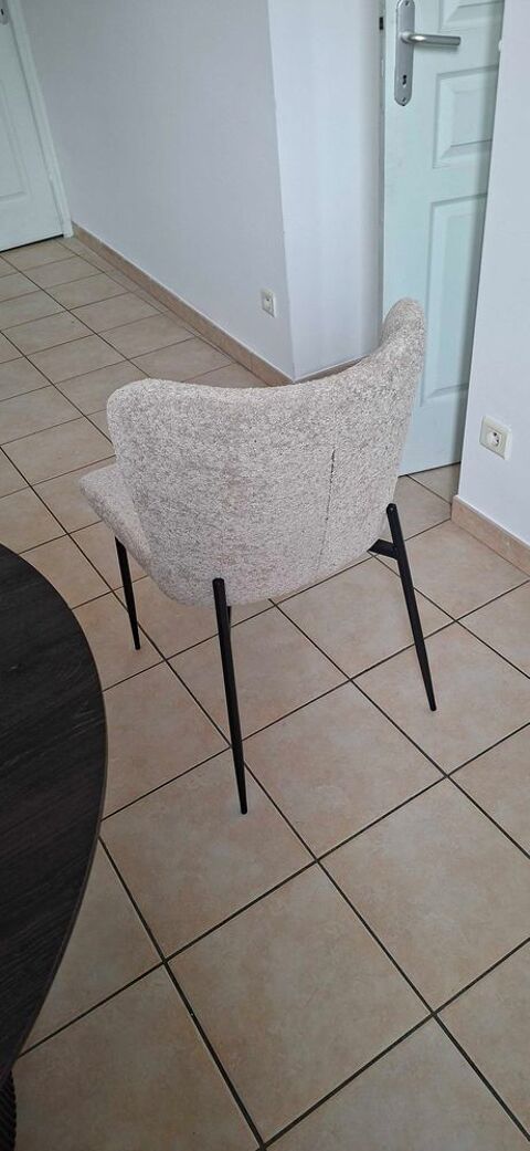 table de cuisine et chaises 400 Saint-Martin-de-Londres (34)