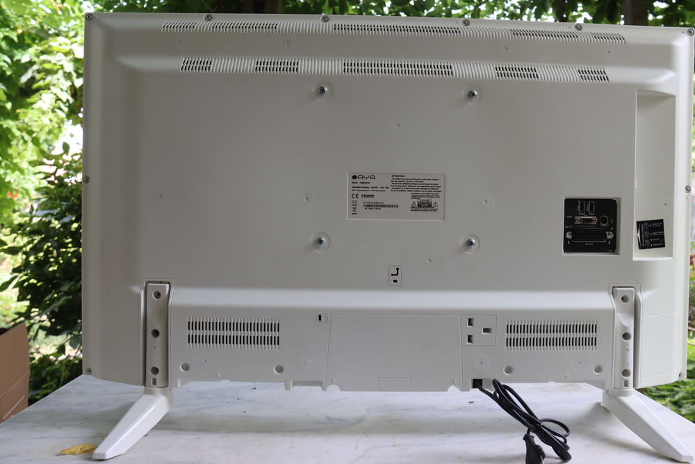 T&eacute;l&eacute;viseur 40" &agrave; t&eacute;l&eacute;commande Audio et hifi