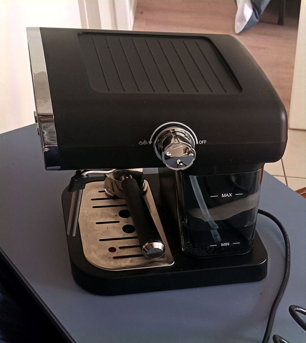 Cafeti&egrave;re expresso toute neuve Electromnager