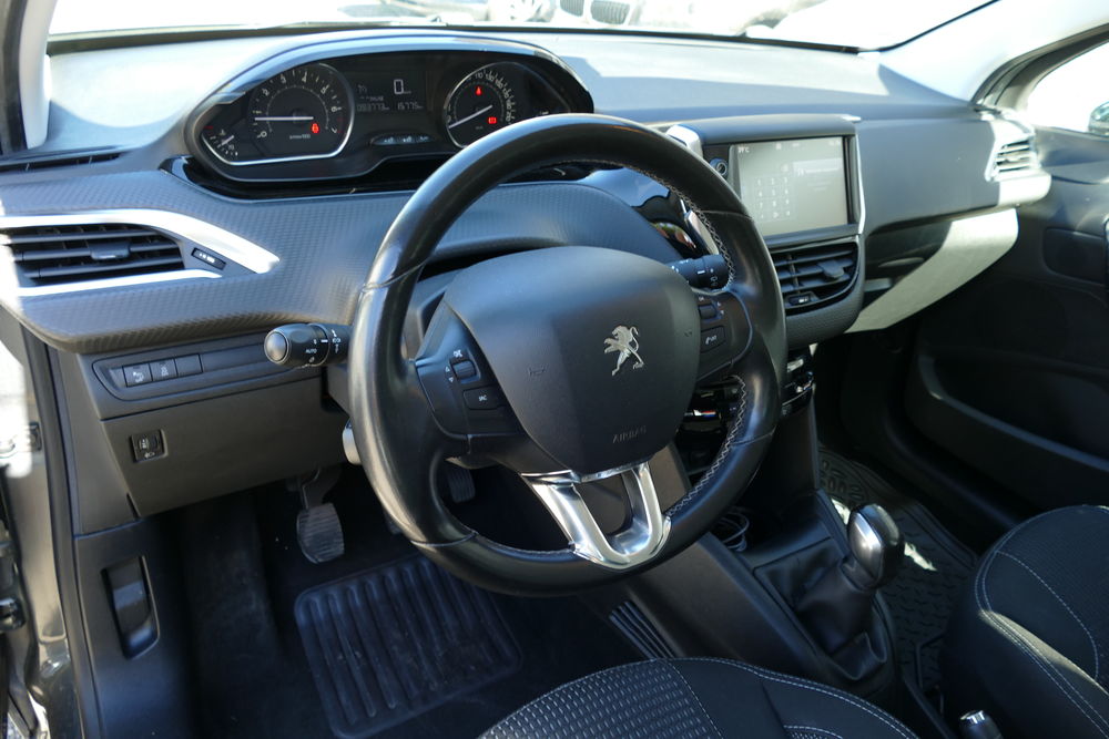 208 1.2 PureTech 82ch BVM5 Allure 2016 occasion 13600 La Ciotat