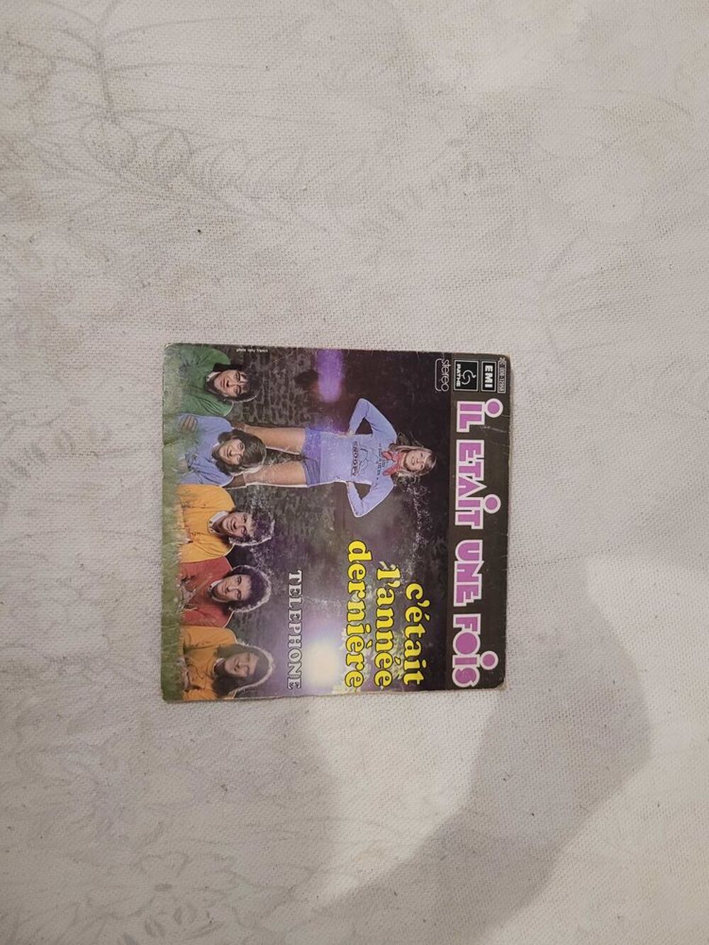 1 disque vinyl 45 tours CD et vinyles