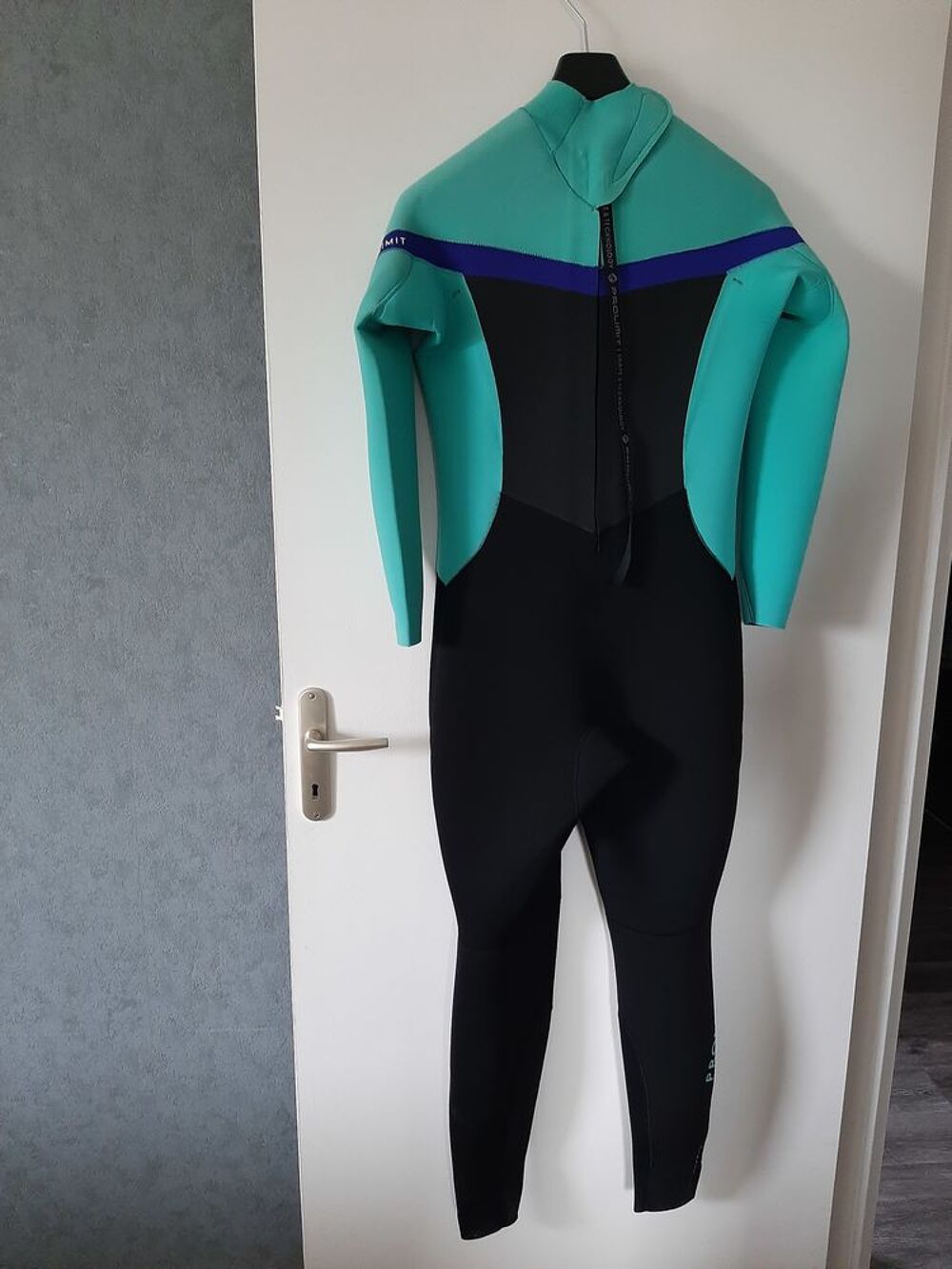 Combinaison int&eacute;grale n&eacute;opr&egrave;ne noir turquoise Sports