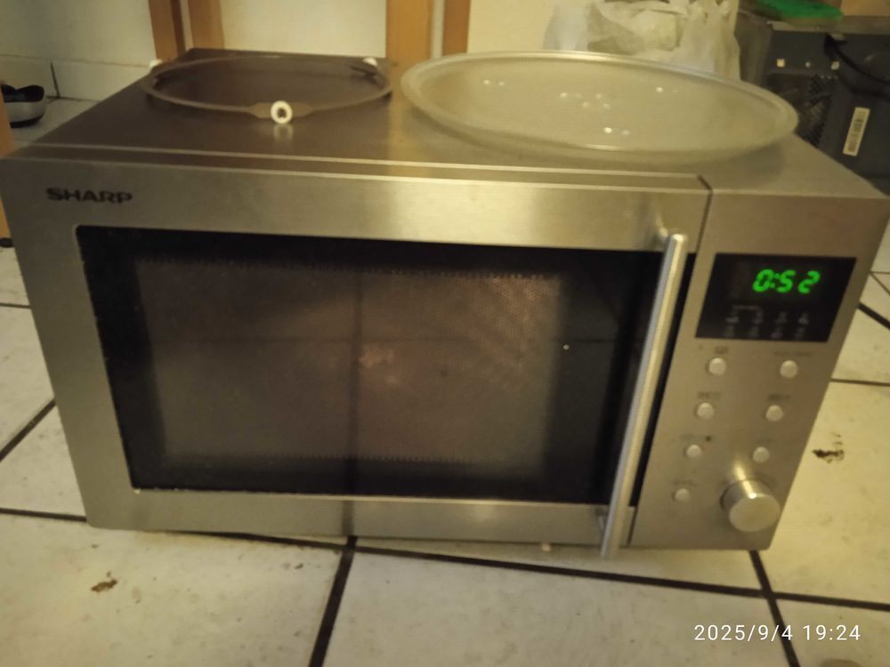 micro onde sharp r28stw fonctionne nickel bonne &eacute;tat g&eacute;n&eacute;ral inox Electroménager
