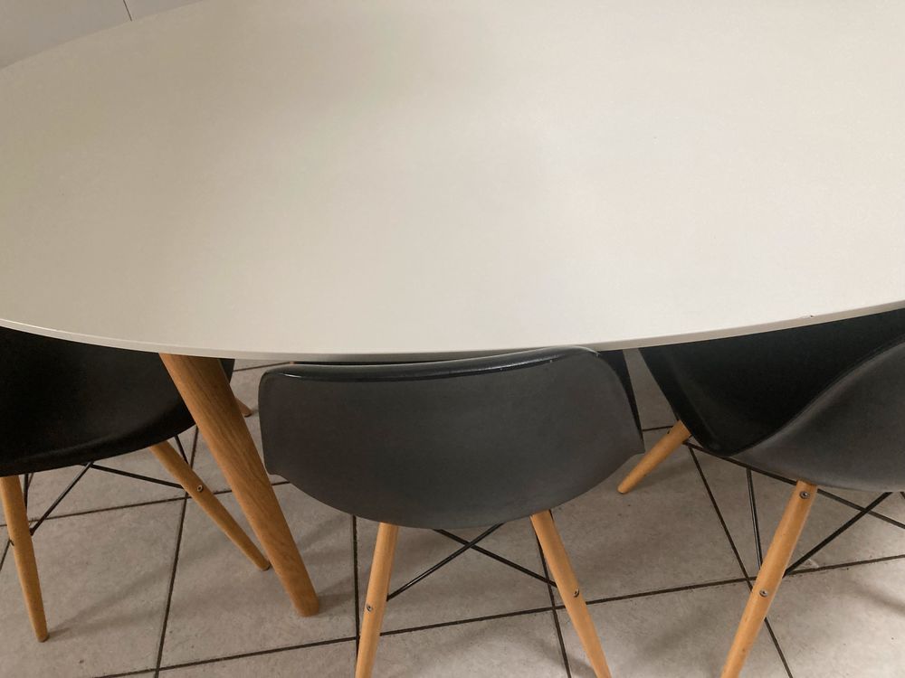 Table ovale blanche et bois Meubles