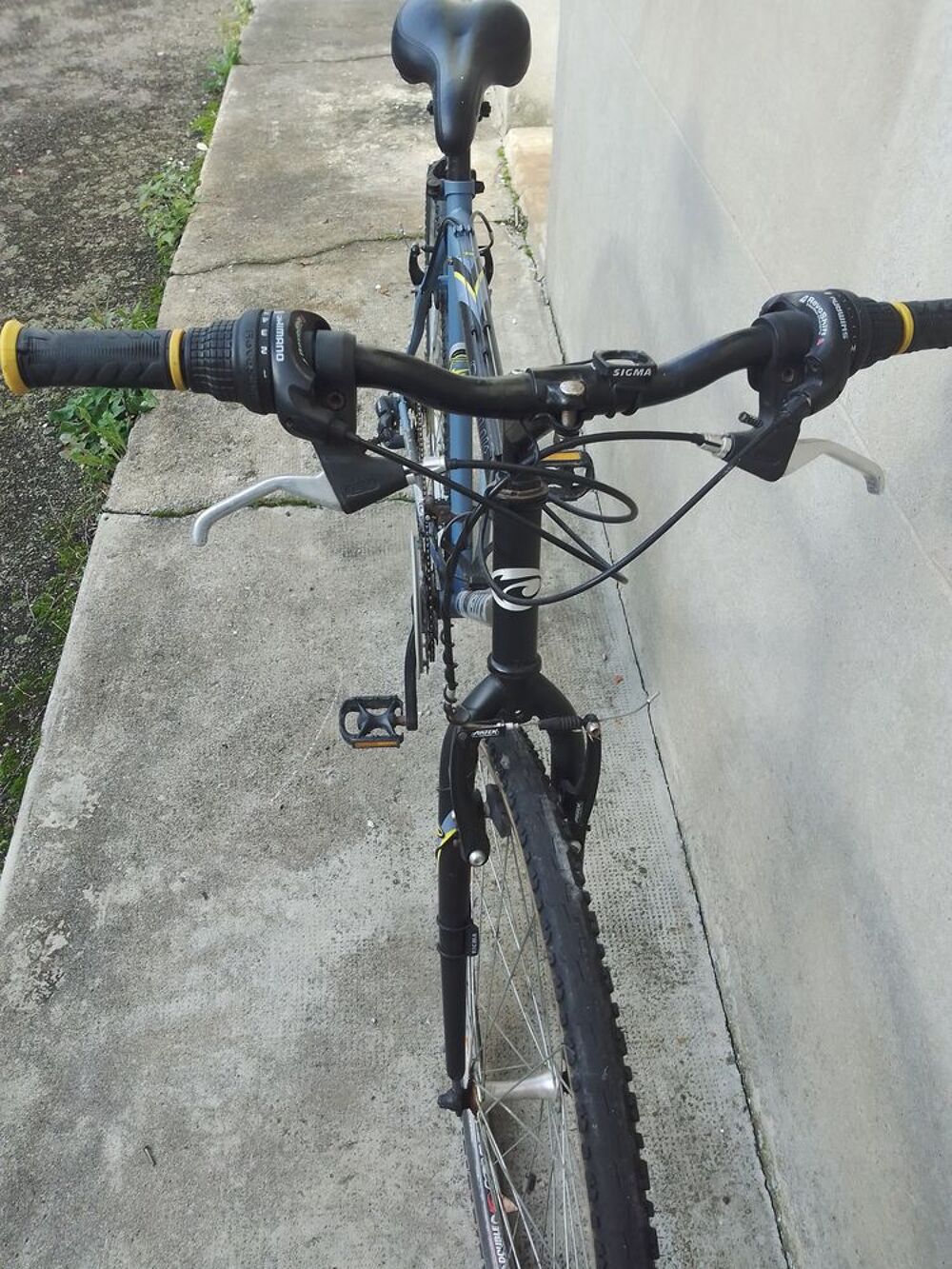 VTC 26 pouces . 21 vitesses marque KELLYS . Vélos