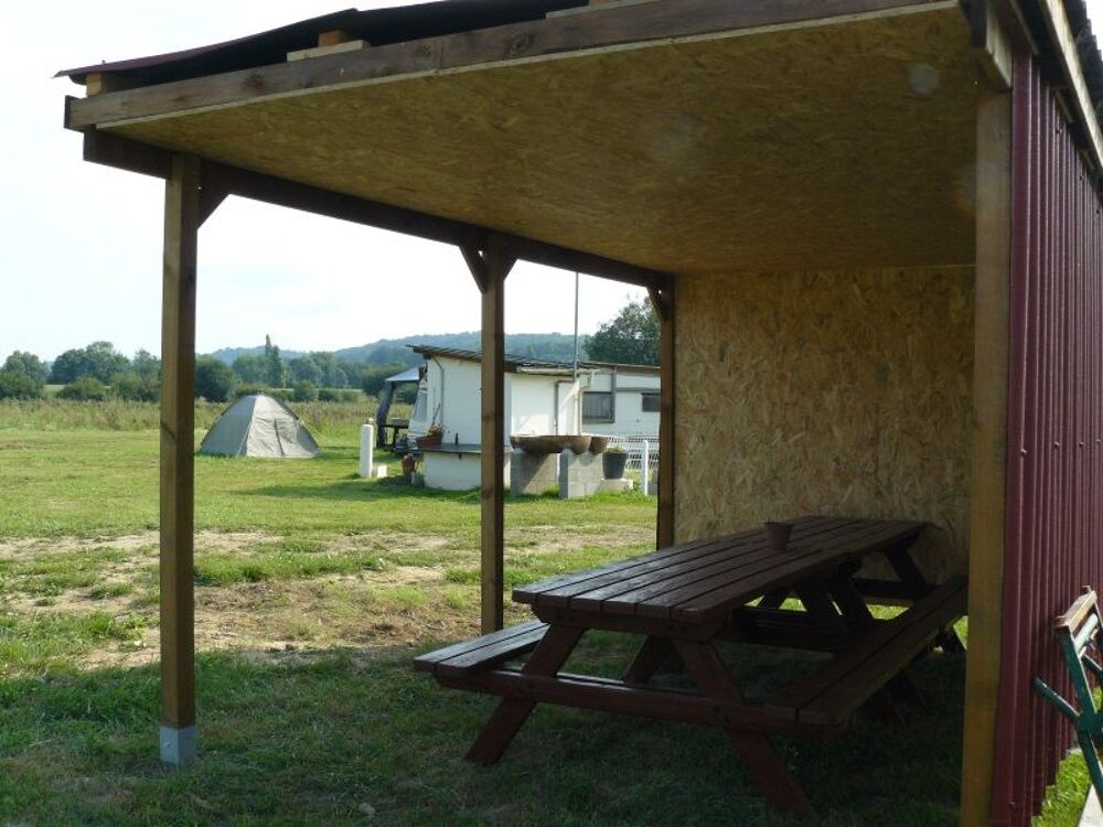   Une caravane pour 2 pers maxi, au camping Prvert  Aquitaine, Lespielle (64350)
