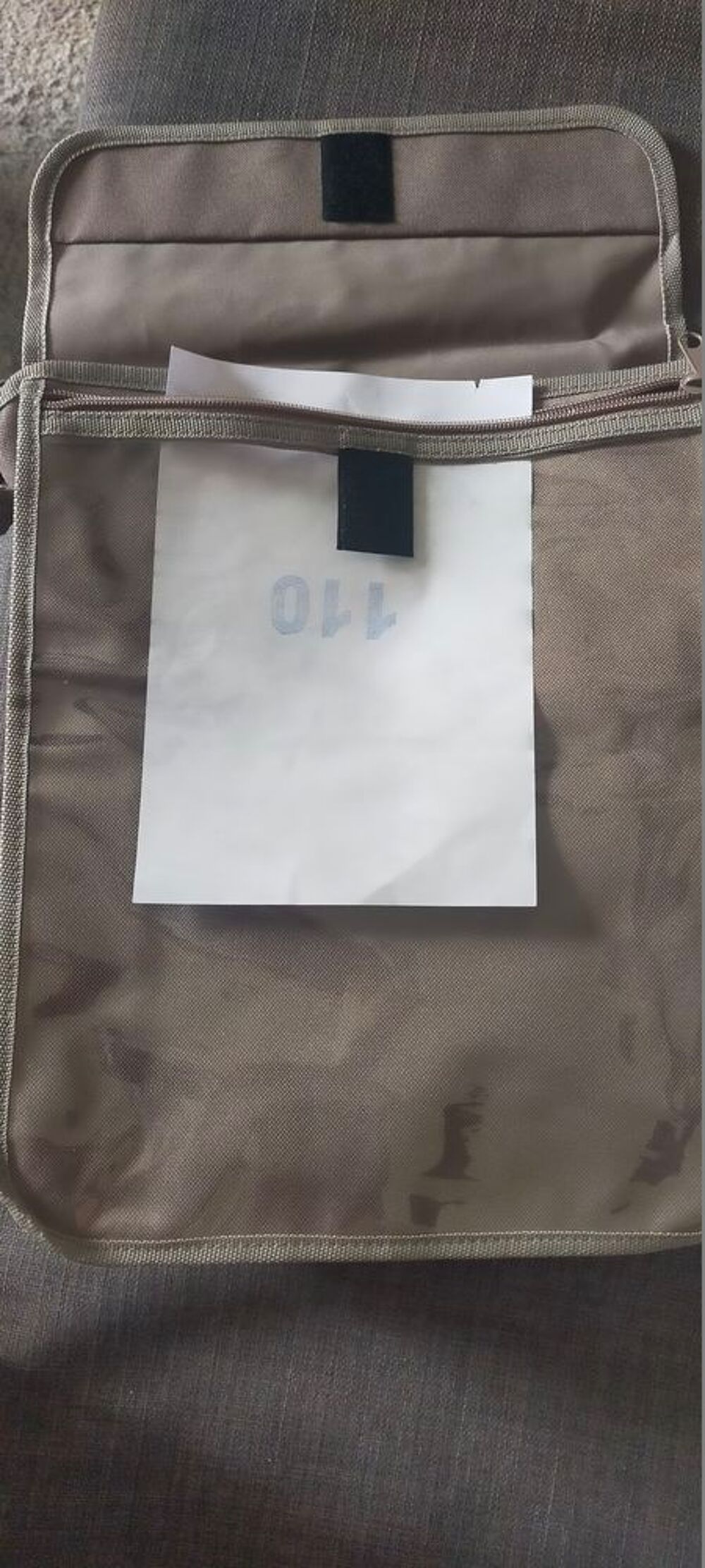 sac besace verticale &agrave; bandouli&egrave;re pour tablette/ordinateur Maroquinerie