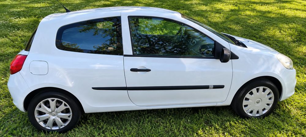 Clio III CLIO III SOCIETE DCI 75 ECO2 GENERIQUE EURO 5 2012 occasion 08200 Saint-Menges