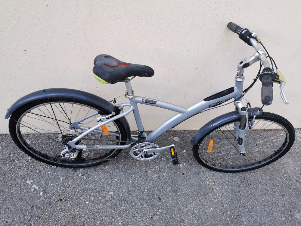 vtc femme ''b twin'' argent&eacute;''taille L Vélos