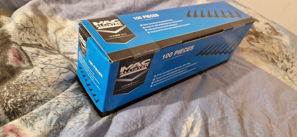 Paquet de 100 chevilles pour tondeuse robot - Mac Allister Jardin