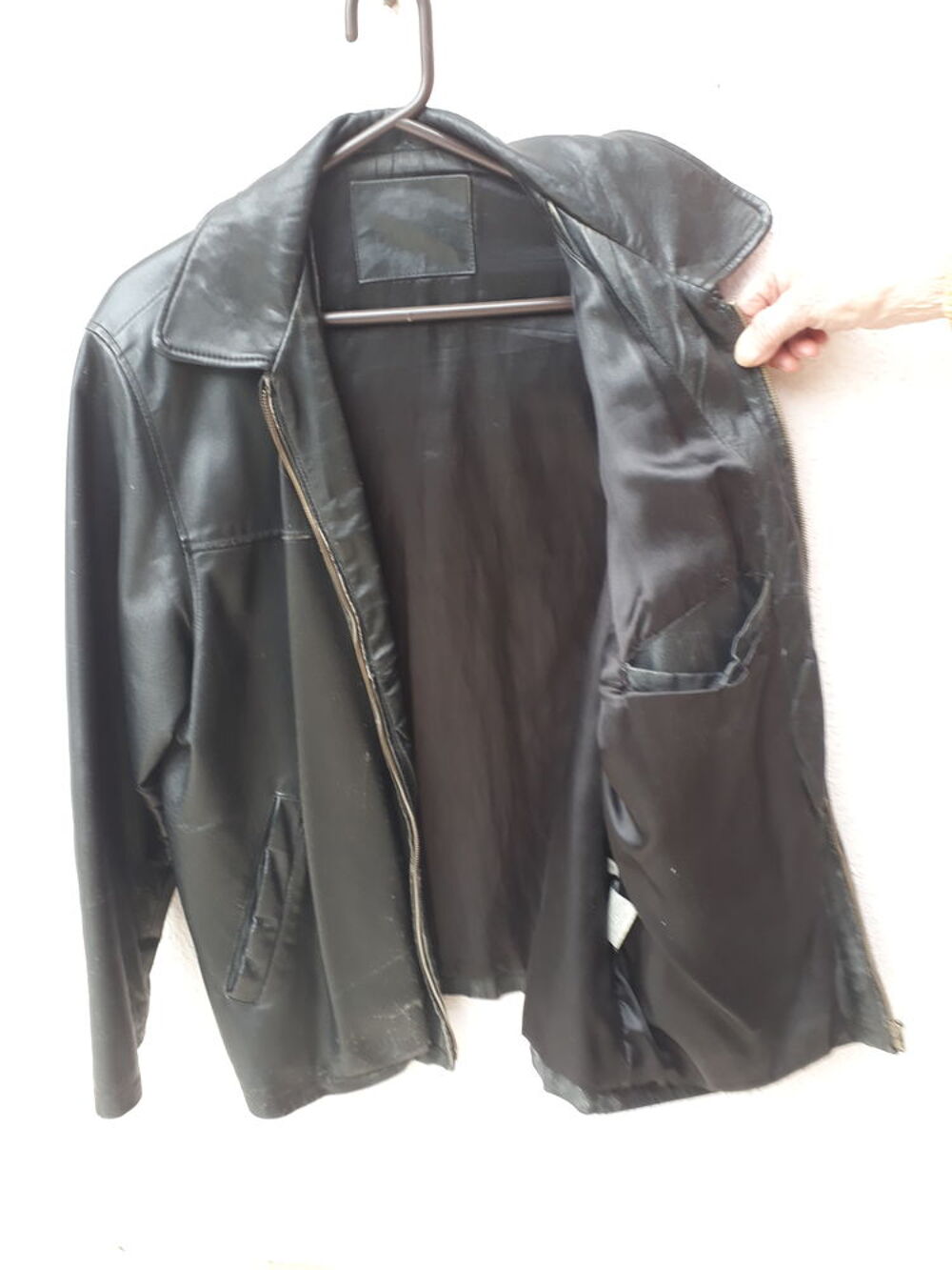 Veste cuir. Vtements