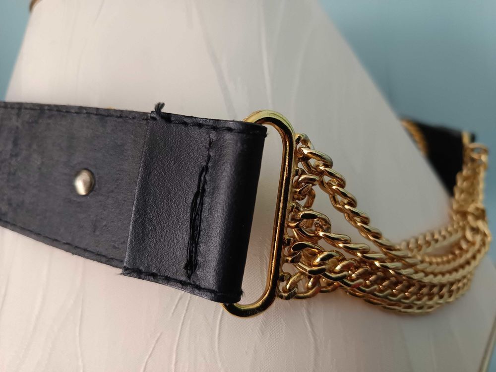 Ceinture noire et dor&eacute;e Maroquinerie