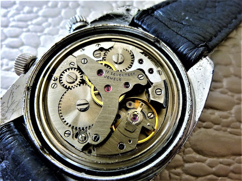 MEMOSTAR montre ALARME m&eacute;canique Suisse homme 1975 MEM1001 Bijoux et montres
