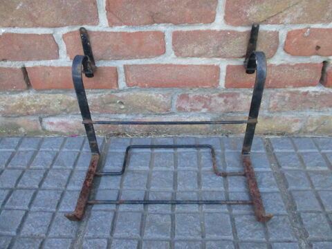 porte jardinière en fer forgé en bon état -37 x 20 x  28 cm 0 Mérignies (59)