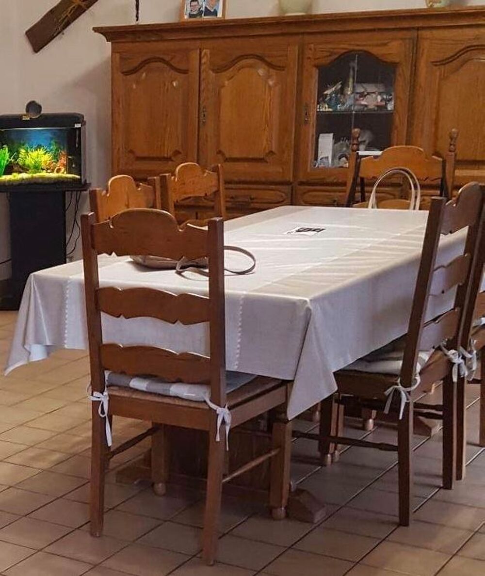 Salle &agrave; manger en ch&ecirc;ne massif ann&eacute;e 1980 Meubles