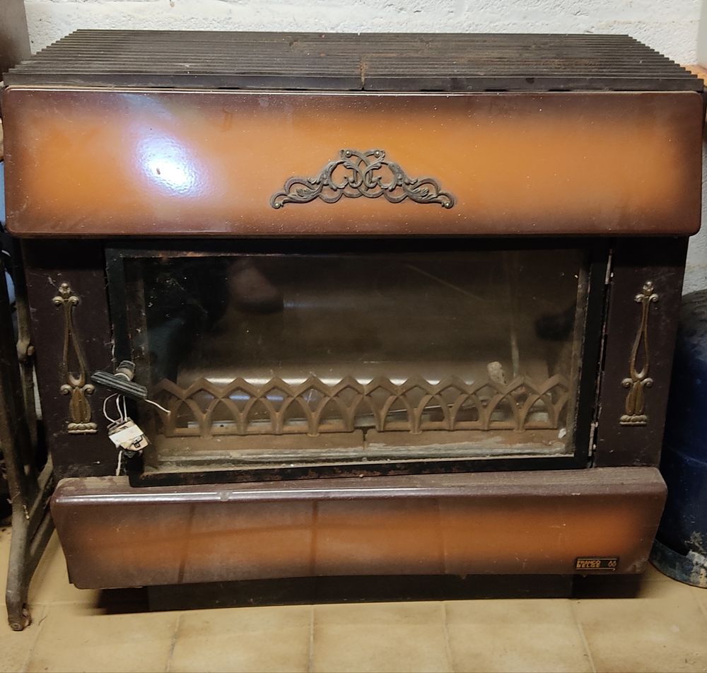 Po&ecirc;le &agrave; bois Bricolage