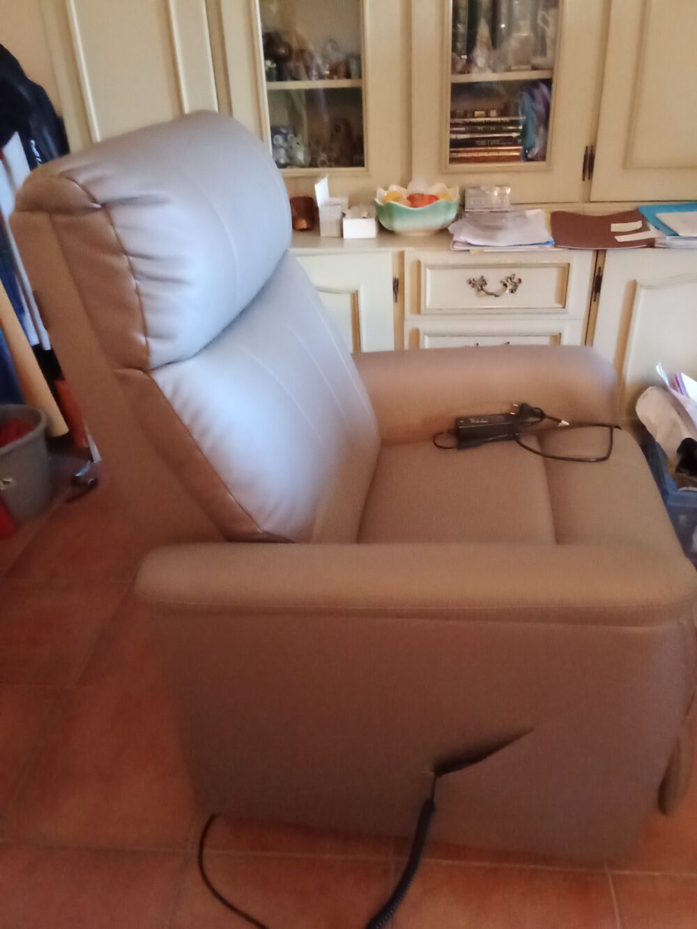 Fauteuil &eacute;lectrique, &eacute;tat neuf : 750euros Meubles