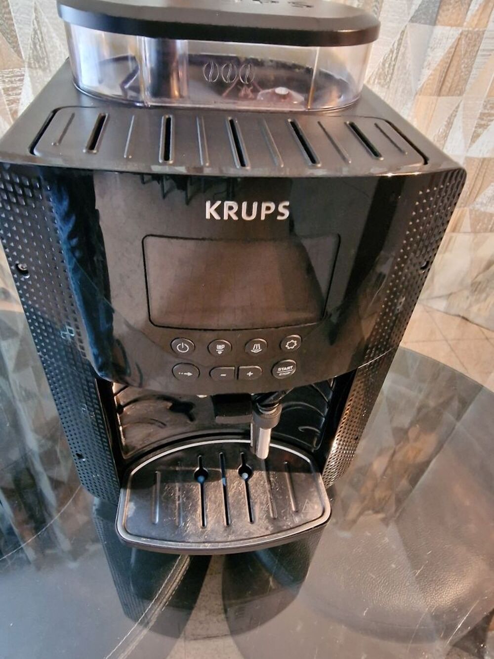Machine &agrave; caf&eacute;, broyeur automatique KRUPS YY8135FD Electroménager