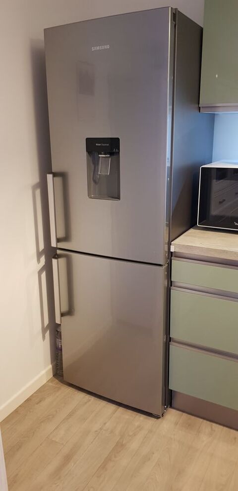 Rfrigrateur Samsung 309 L avec distributeur d'eau froide. 195 Esbly (77)