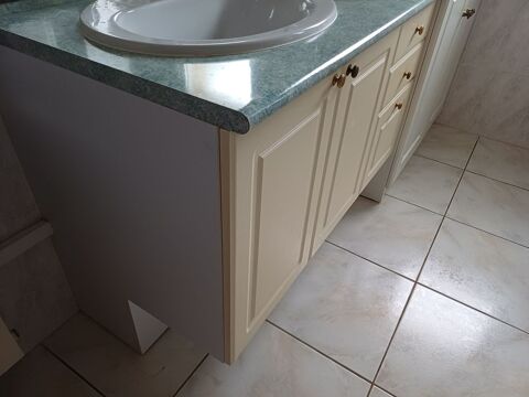 MEUBLE VASQUE
Couleur beige dessus vert
tr�s bon �tat 40 Bias (47)