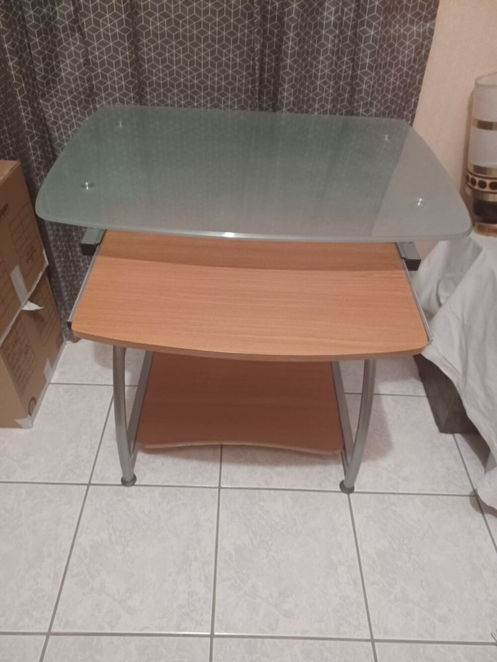 Bureau informatique. Meubles