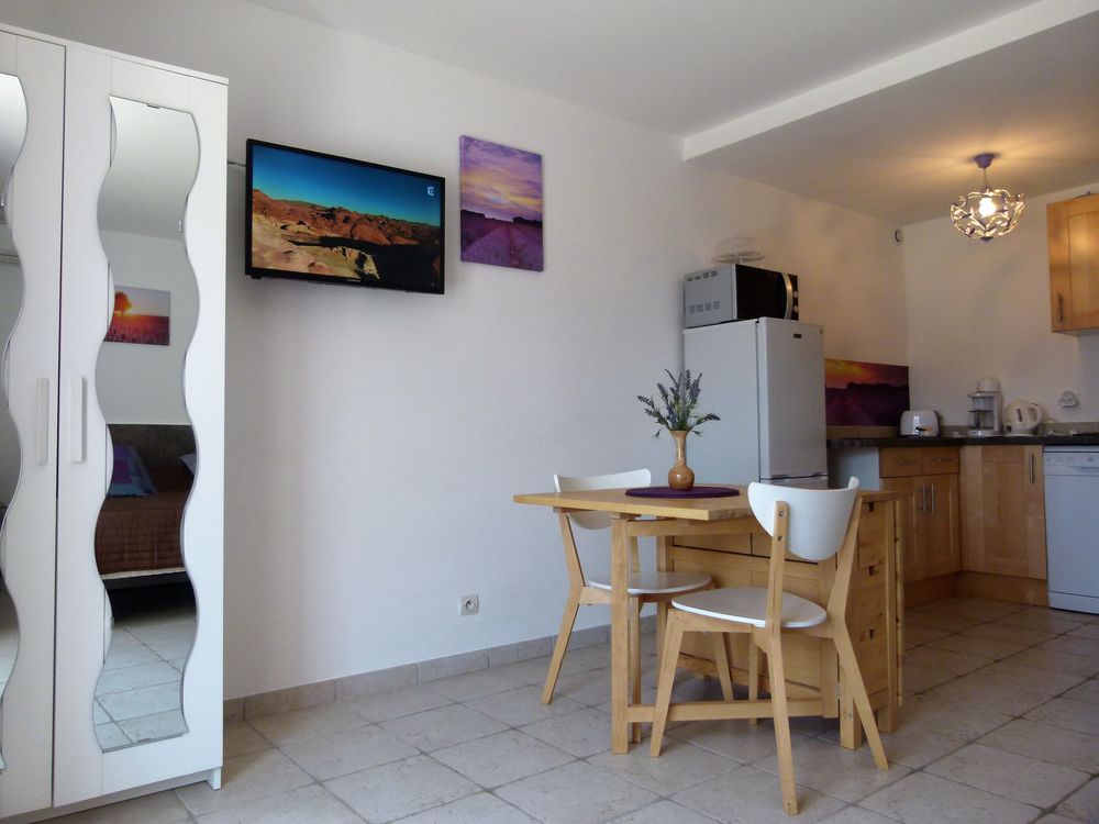   Studio Confort 3* au calme de l' Esterel sur la Cte d'Azur Provence-Alpes-Cte d'Azur, Les Adrets-de-l'Estrel (83600)