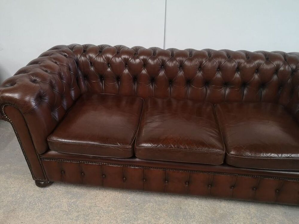 Canap&eacute; chesterfield cuir marron trois places vintage Meubles