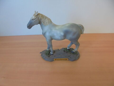Figurine cheval  Percheron  (76) 6 Tours (37)