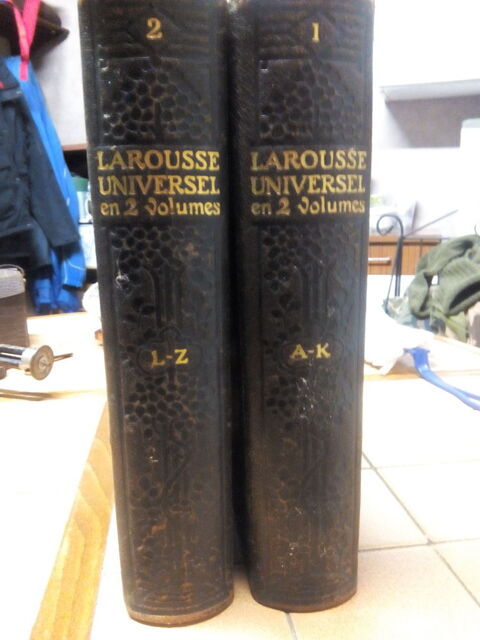 dictionnaire Larousse  universel  deux volumes  25 Mellecey (71)