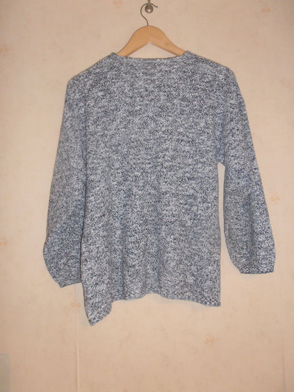 Joli pull d'&eacute;t&eacute; (82) Vêtements