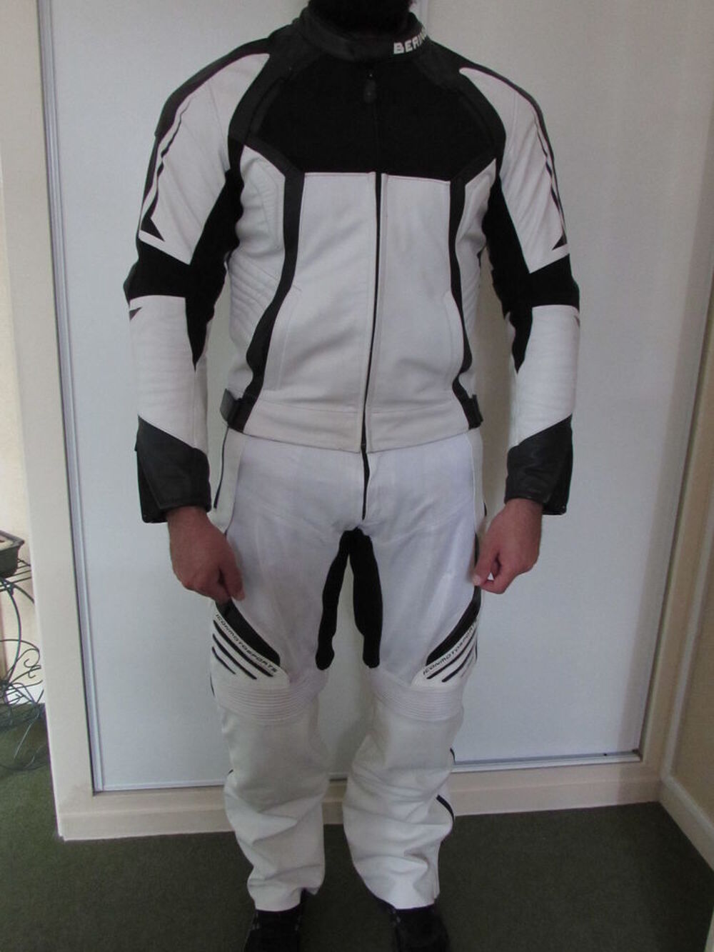 Blouson et pantalon moto cuir blanc Vêtements
