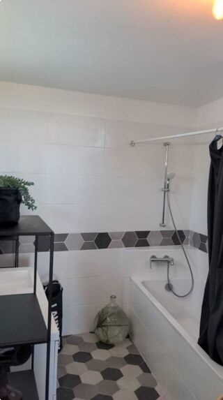  Appartement à louer 2 pièces 71 m²