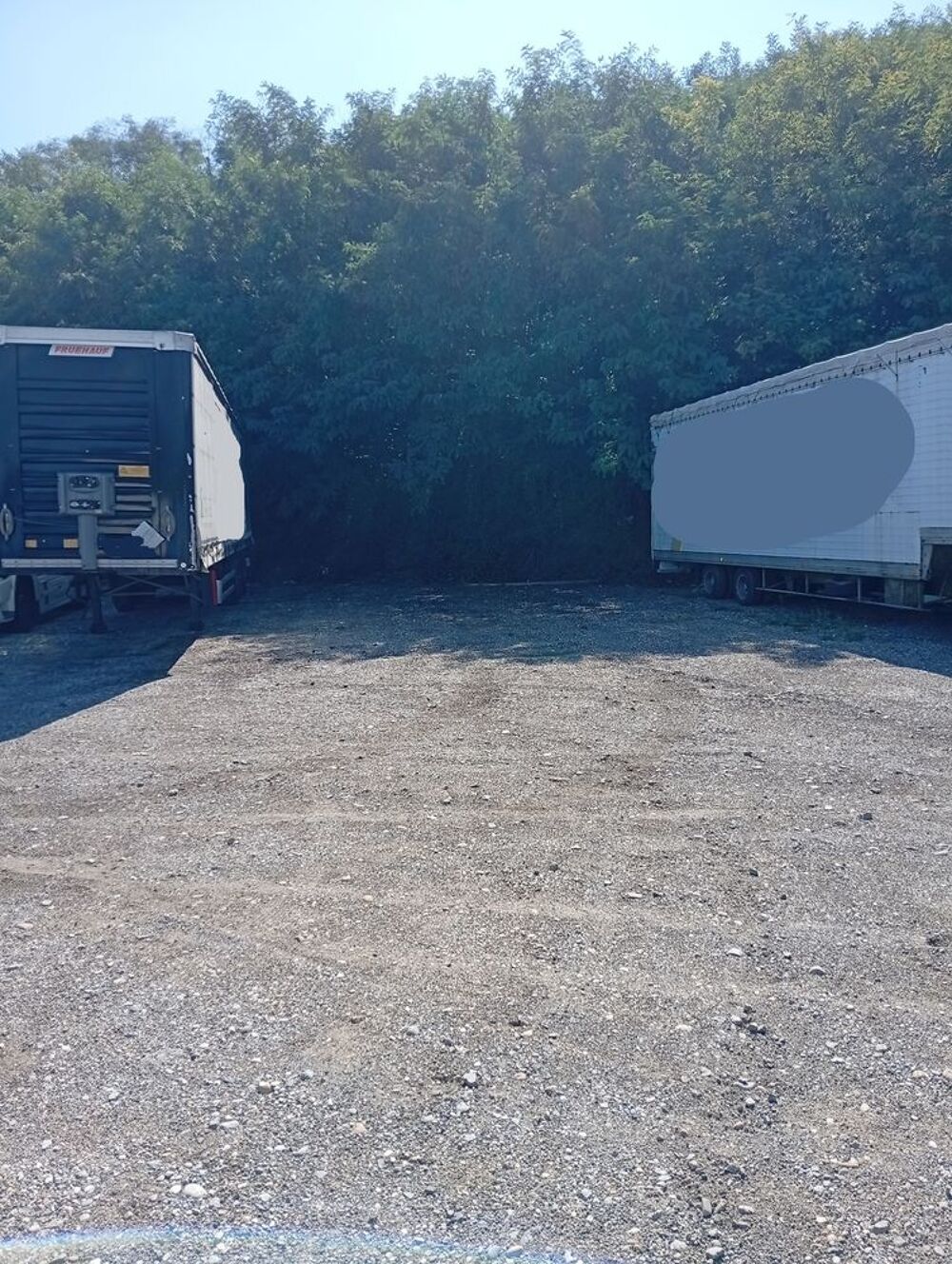 Location Terrain Places PARKING Emplacements Poids Lourd LYON/Chesnes Saint-quentin-fallavier